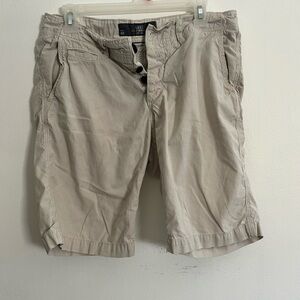 Men’s white and tan stripe shorts